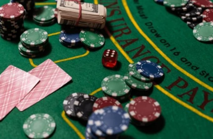 Antarmuka aplikasi mobile hometogel login menampilkan menu permainan, sportsbook, dan opsi deposit